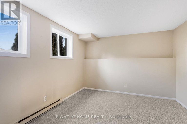 28426609/23d-forester-crescent/westcliffe-estates/ottawa/ontario/K2H8Y1_19