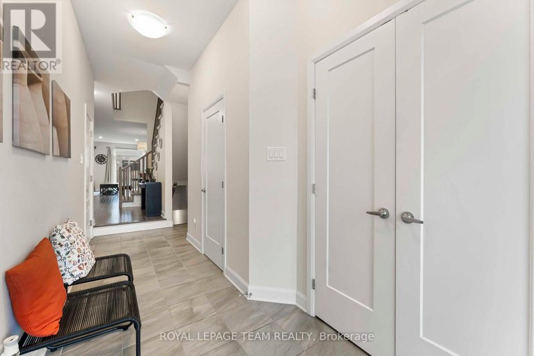 28414492/325-cosanti-drive/remainder-of-stittsville-area/ottawa/ontario/K2S2W6_3