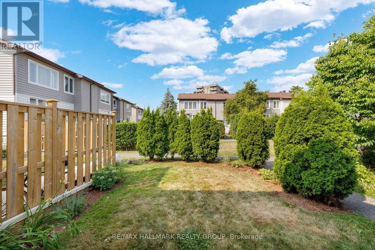 28720847/c-19-banner-road/sheahan-estatestrend-village/ottawa/ontario/K2H8T3_46