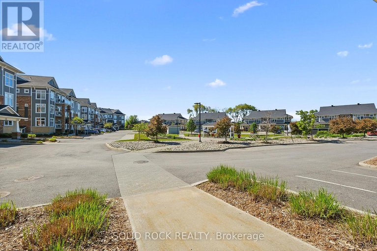 28510618/301-345-elizabeth-cosgrove-private/mer-bleuebradley-estatesanderson-park/ottawa/ontario/K1W0K6_26