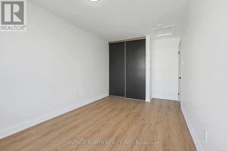 29437620/4-marielle-court/fairfield-heights/ottawa/ontario/K2B8P4_22