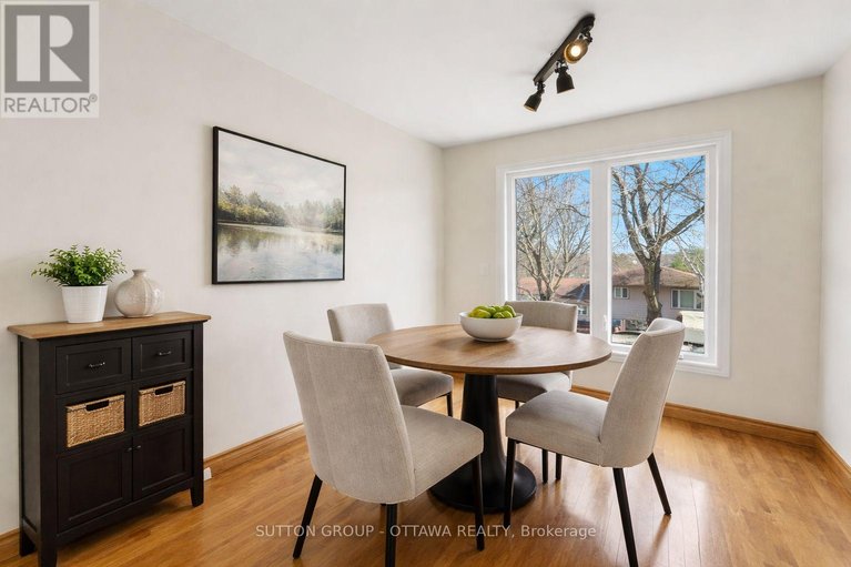 29633973/110-pigeon-terrace/hunt-clubwestern-community/ottawa/ontario/K1V9H7_21