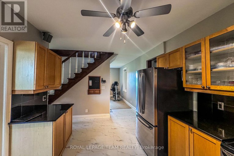 28494817/7904-bank-street/osgoode-twp-south-of-reg-rd-6/ottawa/ontario/K0A2P0_7