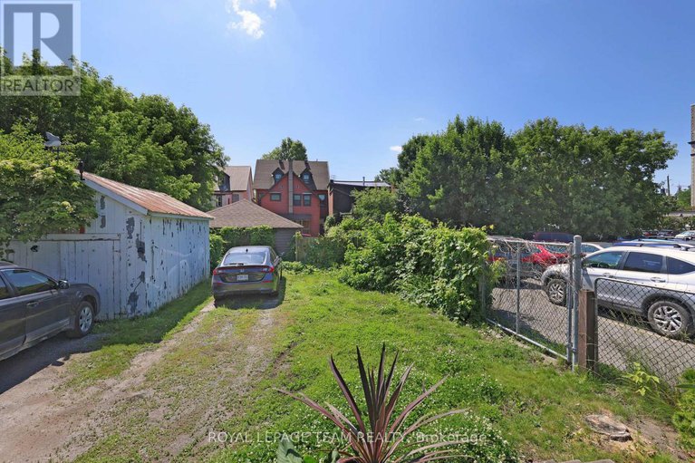 28518973/142-cathcart-street/lower-townbyward-market/ottawa/ontario/K1N5B8_34