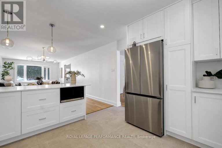 29393829/85-craig-henry-drive/craig-henrywoodvale/ottawa/ontario/K2G3S8_12