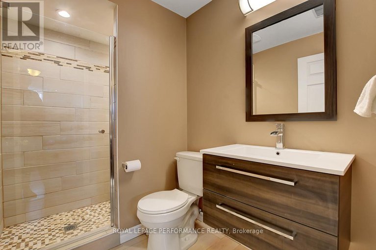 29343896/1019-valin-street/fallingbrookgardenway-south/ottawa/ontario/K4A4X8_24