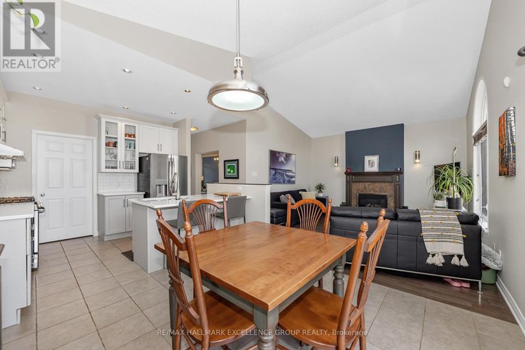 28730697/2677-chamberland-street/town-of-rockland/clarence-rockland/ontario/K4K0A5_16