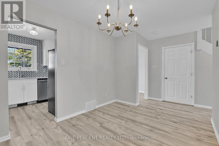 29376378/1511-fisher-avenue/carleton-square/ottawa/ontario/K2C3M8_11