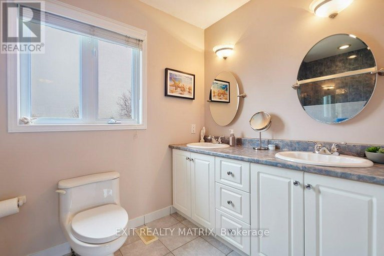 29619267/4717-mcneely-road/sarsfieldbearbrook/ottawa/ontario/K4B0J2_20