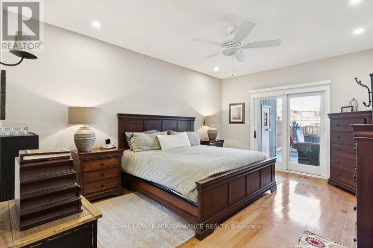 29049198/5-melva-avenue/blossom-parkkemp-parkfindlay-creek/ottawa/ontario/K1T3W9_16