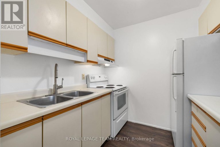 29098666/314-214-viewmount-drive/borden-farmstewart-farmcarleton-heightsparkwood-hills/ottawa/ontario/K2E7X3_6