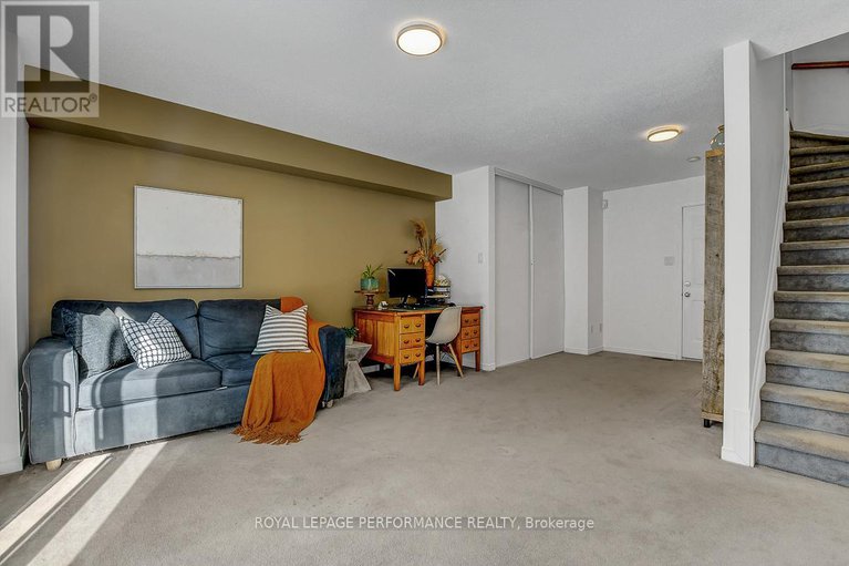 29329545/95-manhattan-crescent/central-park/ottawa/ontario/K2C4B7_35