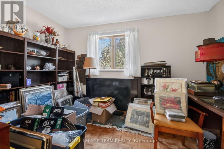 29176701/7-little-road/riverside-southgloucester-glen/ottawa/ontario/K1V1H5_20