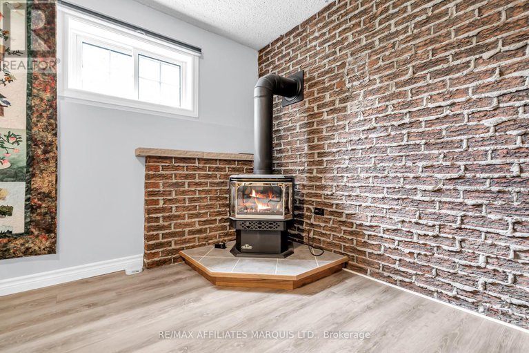 28494873/18227-oak-drive/south-glengarry-charlottenburgh-twp/south-glengarry/ontario/K0C2J0_32