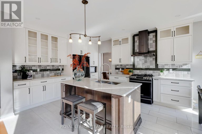 28886612/36-keighley-circle/morgans-grantsouth-march/ottawa/ontario/K2K3H8_15