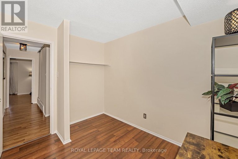28990501/1844-stonehenge-crescent/pineview/ottawa/ontario/K1B4Z9_29