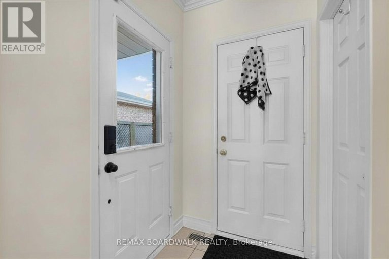 29678425/42-college-circle/castle-heights/ottawa/ontario/K1K4R8_5