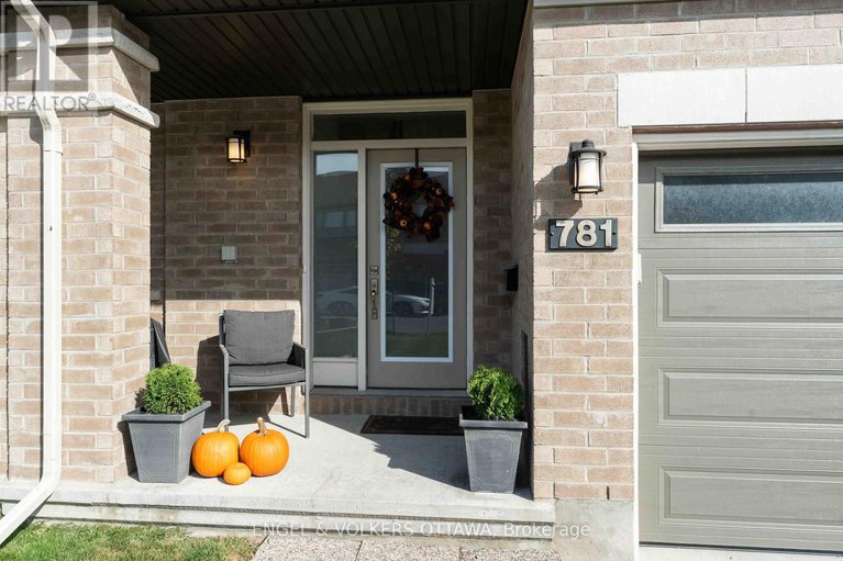 29006127/781-cairn-crescent/mer-bleuebradley-estatesanderson-park/ottawa/ontario/K1W0P7_2