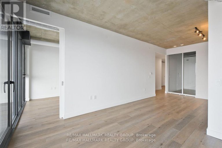 29129244/617-10-james-street/ottawa-centre/ottawa/ontario/K2P1T2_11