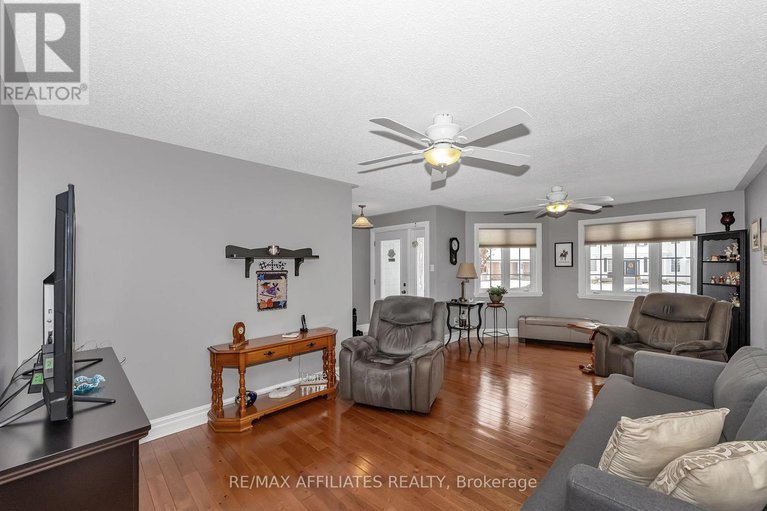 29099870/11-grove-street/iroquois/south-dundas/ontario/K0E1K0_7