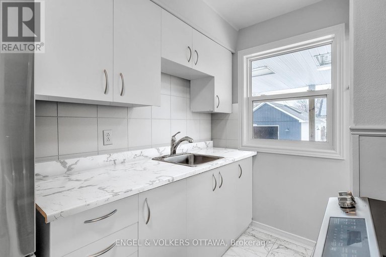 28177726/141-crerar-avenue/carlington/ottawa/ontario/K1Z7P4_13