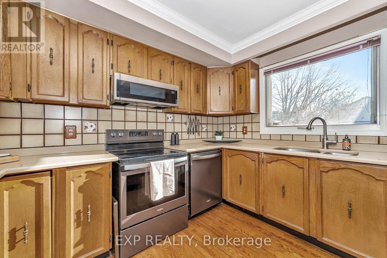 28592981/1309-plante-drive/hunt-clubwestern-community/ottawa/ontario/K1V9Z8_10