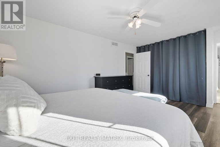 29256598/159-dunlop-crescent/village-of-russell/russell/ontario/K4R1B3_22