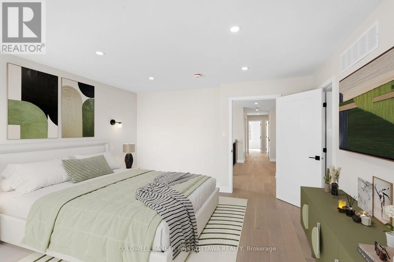 28450244/279-enclave-walk/mer-bleuebradley-estatesanderson-park/ottawa/ontario/K1W0J5_26
