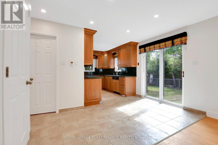 29066042/3804-autumnwood-street/emerald-woodssawmill-creek/ottawa/ontario/K1T2G8_8