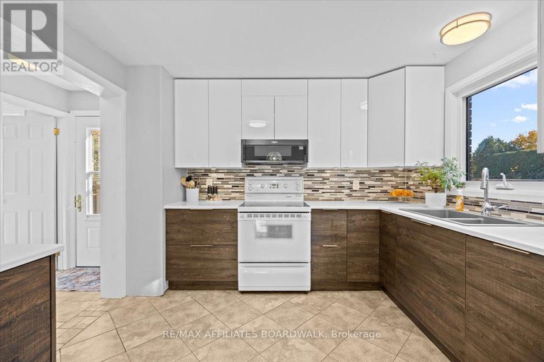 29053070/42-haywood-crescent/katimavik/ottawa/ontario/K2L2J2_14