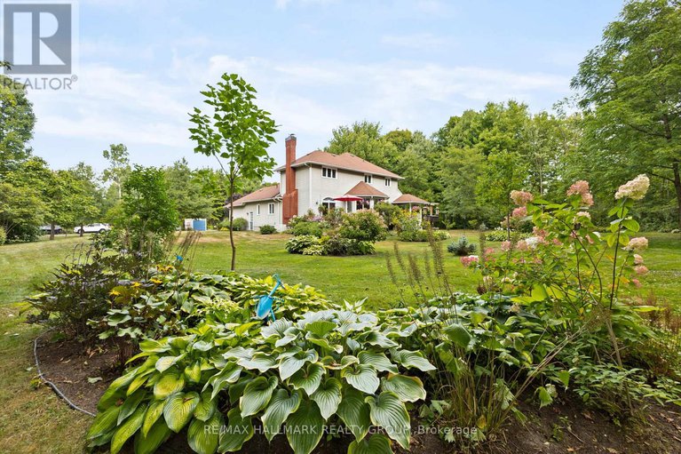 28835565/1103-rideau-bend-crescent/manotick-east-to-manotick-station/ottawa/ontario/K4M1B6_35
