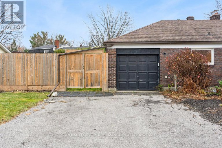 28666531/1932-marquis-avenue/beaconwood/ottawa/ontario/K1J8J2_2