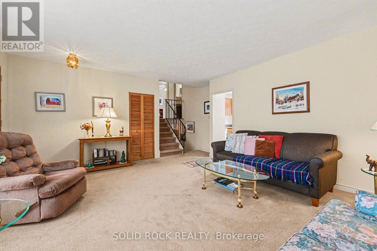 29399475/990-harkness-avenue/riverside-park/ottawa/ontario/K1V6P2_9