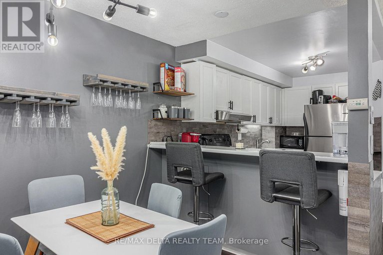 28052434/a-6704-jeanne-darc-boulevard/convent-glen-north/ottawa/ontario/K1C6E9_14