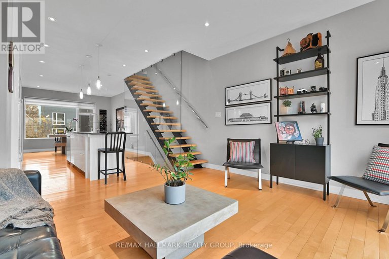 29070329/68g-stonehurst-avenue/mechanicsville/ottawa/ontario/K1Y1R5_21