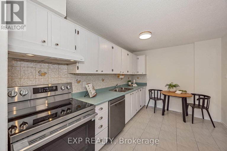 29583332/10-greenboro-crescent/hunt-club-parkgreenboro/ottawa/ontario/K1T1W5_5