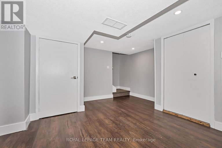 28729162/12-largo-crescent/meadowlandscrestview/ottawa/ontario/K2G3C7_32