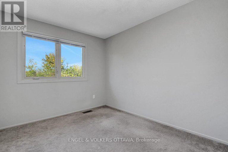 28912116/46-200-owl-drive/hunt-clubwestern-community/ottawa/ontario/K1V9P7_23