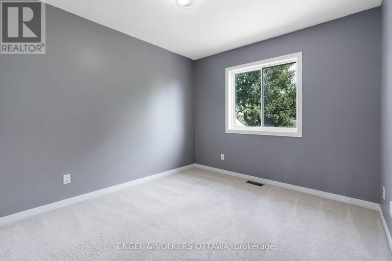 28761429/551-wild-shore-crescent/riverside-southgloucester-glen/ottawa/ontario/K1V1S9_27