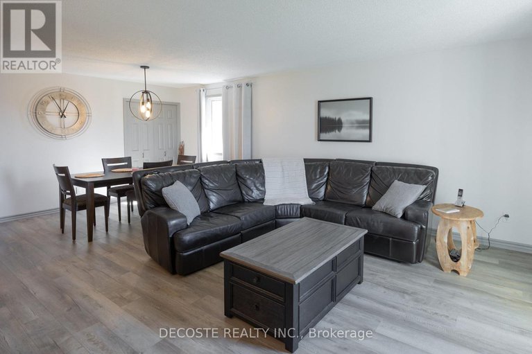 28955272/515-tobin-street/alexandria/north-glengarry/ontario/K0C1A0_8