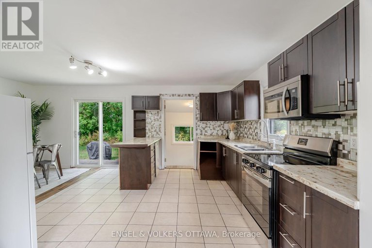28821514/7321-snake-island-road/osgoode-twp-north-of-reg-rd-6/ottawa/ontario/K4P1N2_7