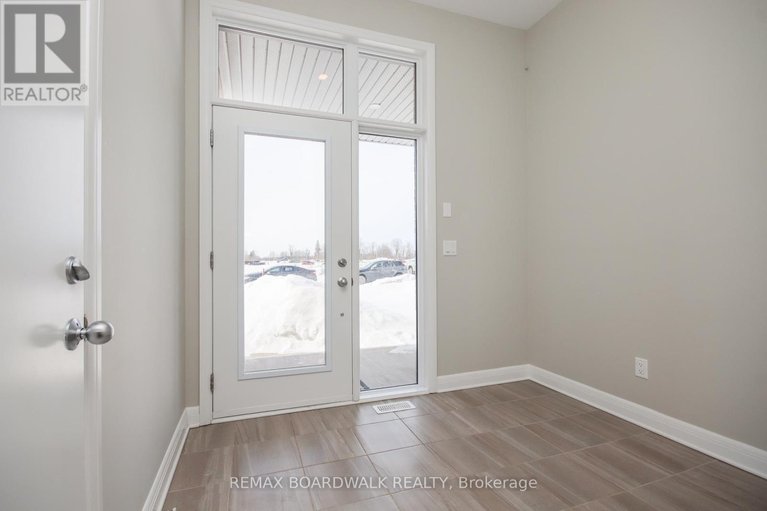 29643947/74-michael-stoqua-street/cfb-rockcliffe-and-area/ottawa/ontario/K1K5A2_2