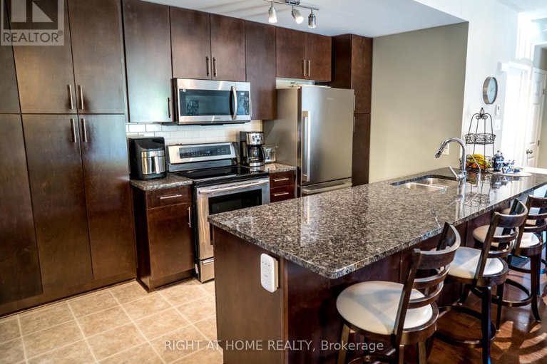 28861067/68-sternes-private/springridgeeast-village/ottawa/ontario/K4A0X8_6