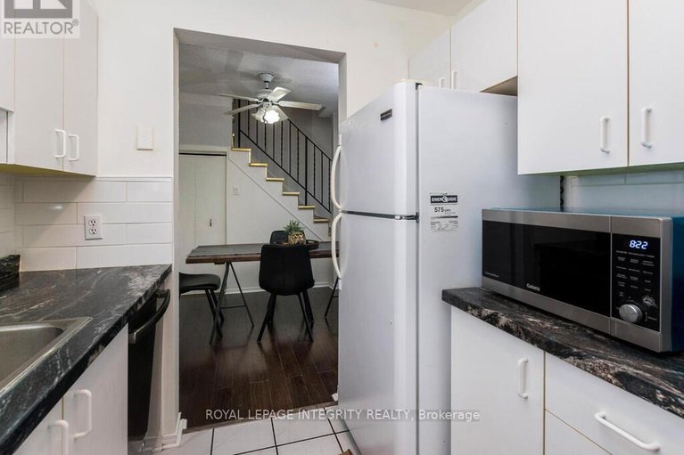 29466721/54-1316-greenbank-road/redwood-park/ottawa/ontario/K2H8X6_17