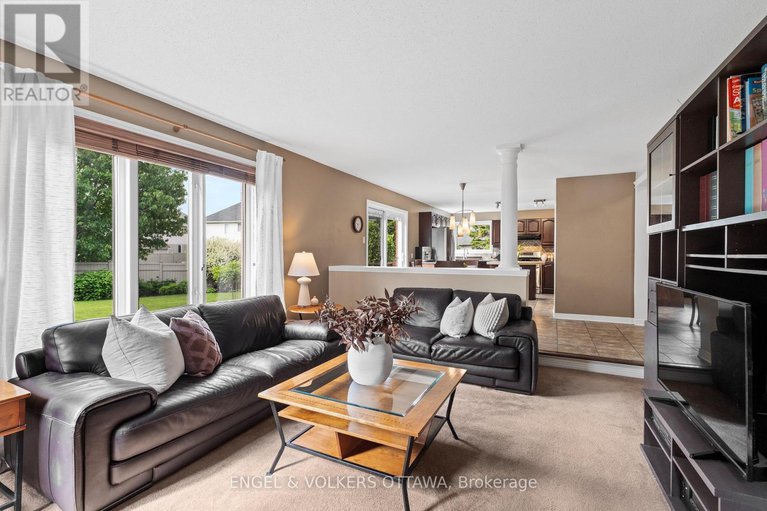 28648158/804-covehead-crescent/riverside-southgloucester-glen/ottawa/ontario/K1V1M3_18