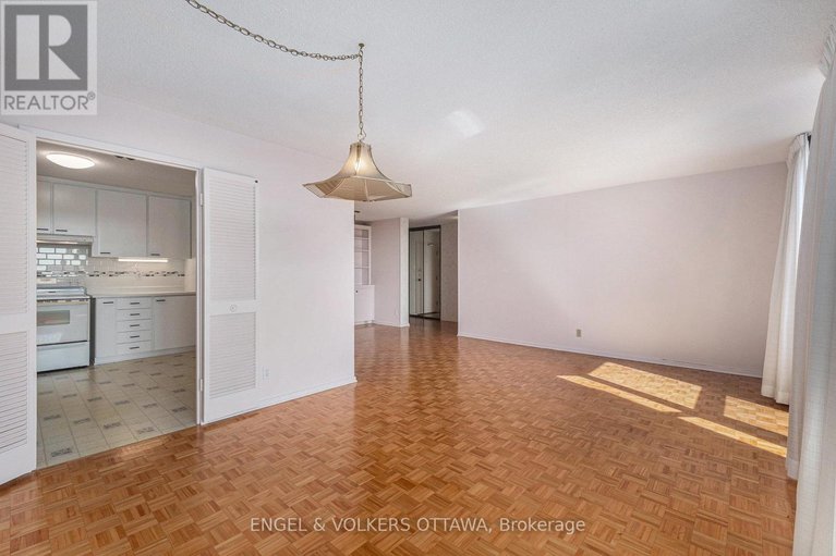 28919458/1110-2951-riverside-drive/mooneys-bayriverside-park/ottawa/ontario/K1V8W6_10