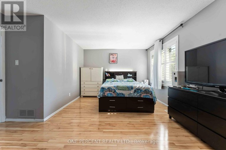 28938369/56-710-coronation-avenue/riverview-park/ottawa/ontario/K1G4G7_14