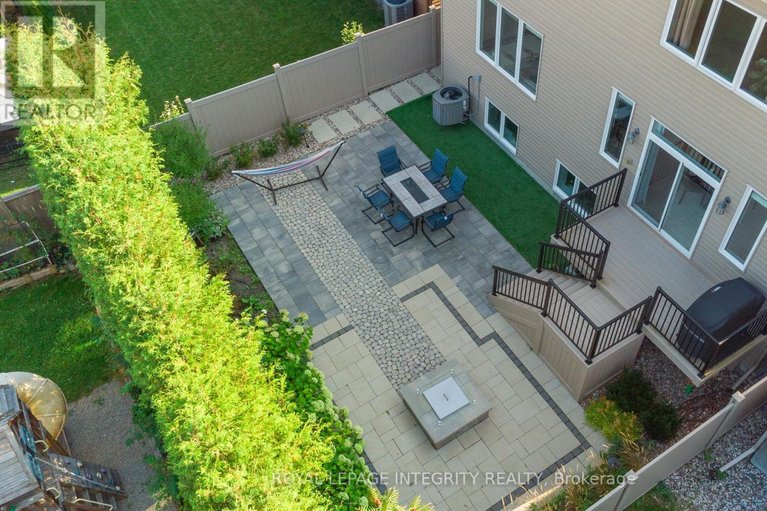 29595404/49-hawks-landing-crescent/stittsville-north/ottawa/ontario/K2S1W1_38