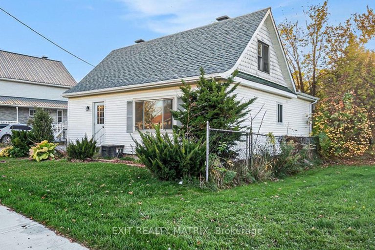 28998331/3498-sarsfield-road/cumberland-west/ottawa/ontario/K0A3E0_1