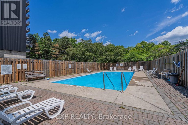 29241569/1111-555-brittany-drive/viscount-alexander-park/ottawa/ontario/K1K4C5_39